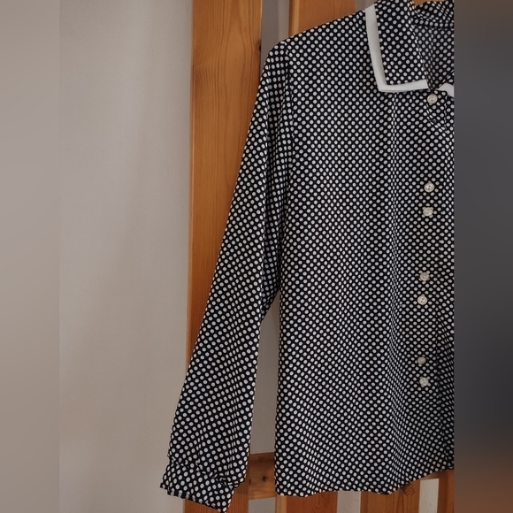 Timeless Polka Dot Button-Down Blouse - Picture 4 of 5